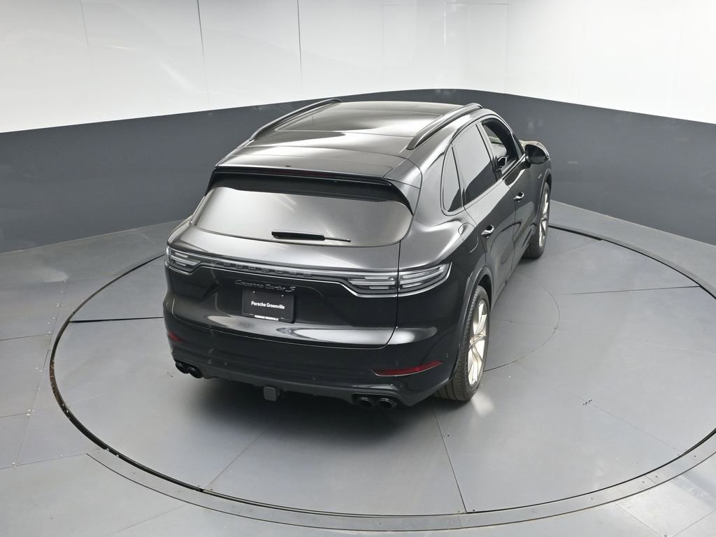 Certified 2022 Porsche Cayenne Turbo S AWD/4WD image 37