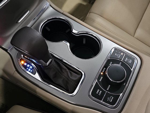 Used 2020 Jeep Grand Cherokee Overland image 24