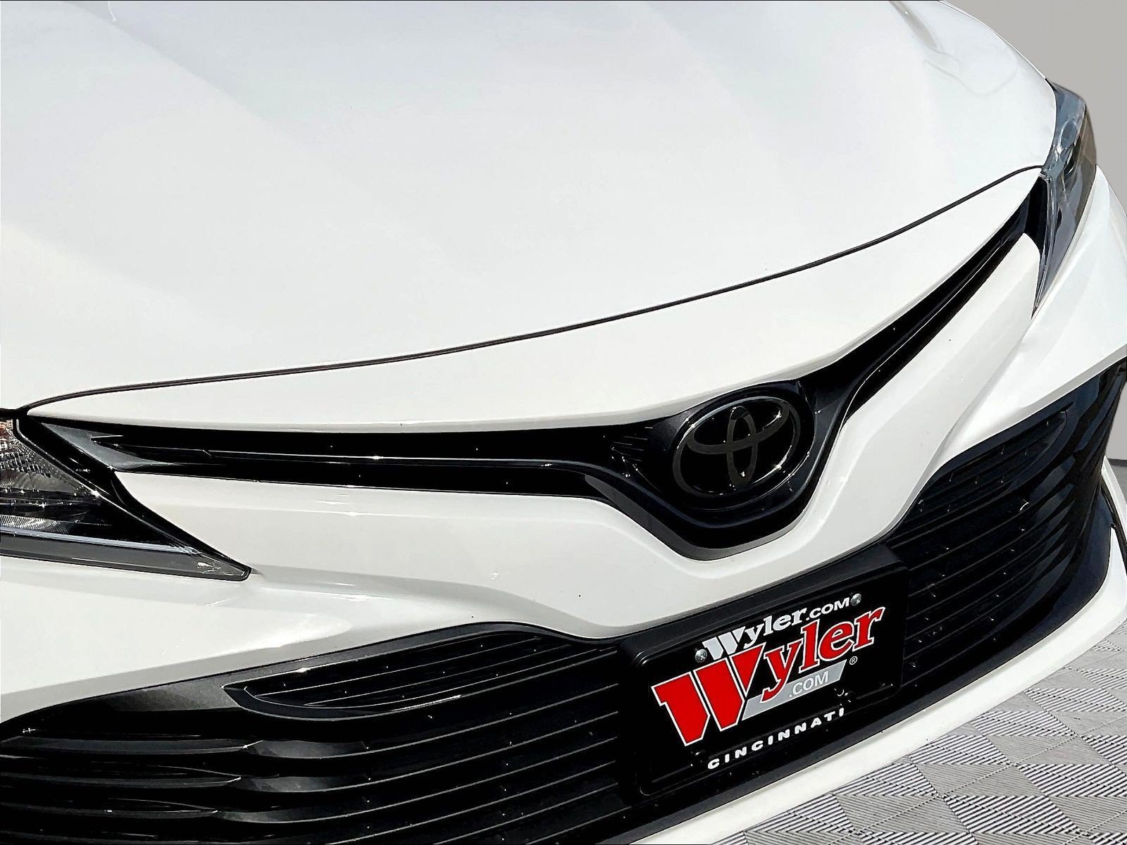 Used 2019 Toyota Camry LE FWD image 32