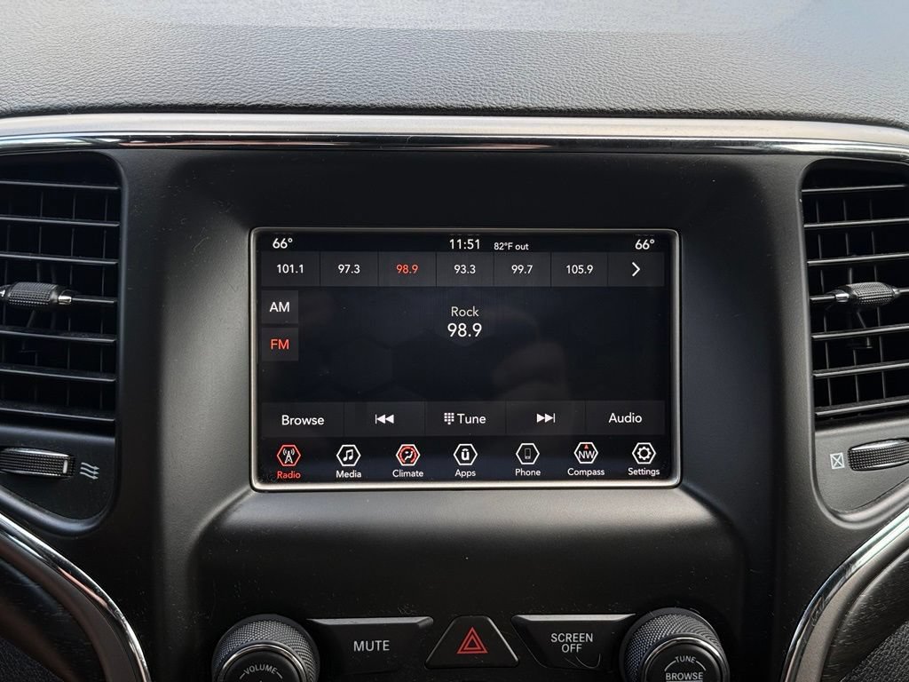 Used 2018 Jeep Grand Cherokee Laredo RWD image 36