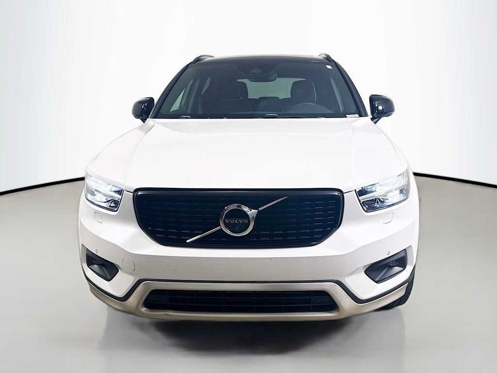 Used 2021 Volvo XC40 T5 R-Design image 2