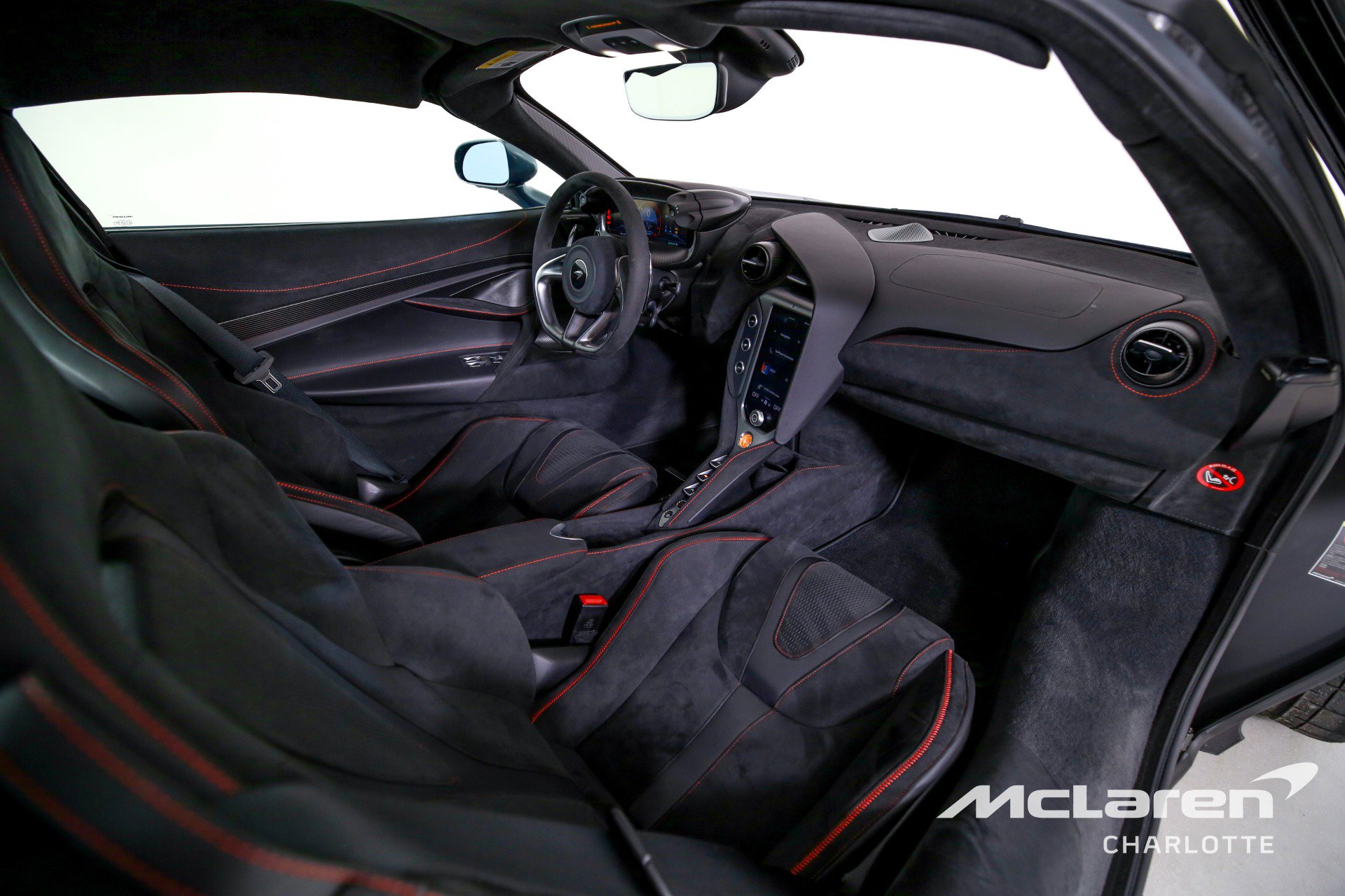 Used 2025 McLaren 750S image 20