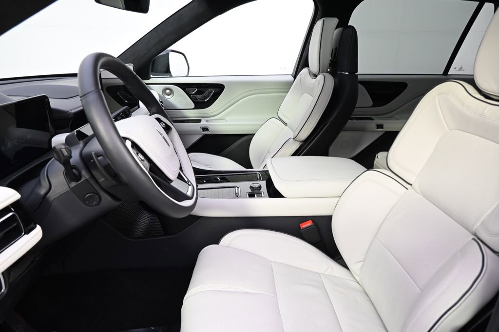 New 2026 Lincoln Aviator Black Label w/ Jet Appearance Package image 13