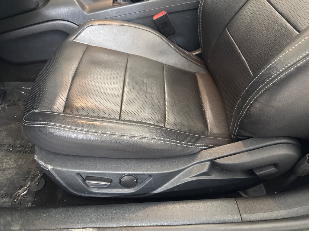 Used 2023 Ford Mustang Premium RWD image 19