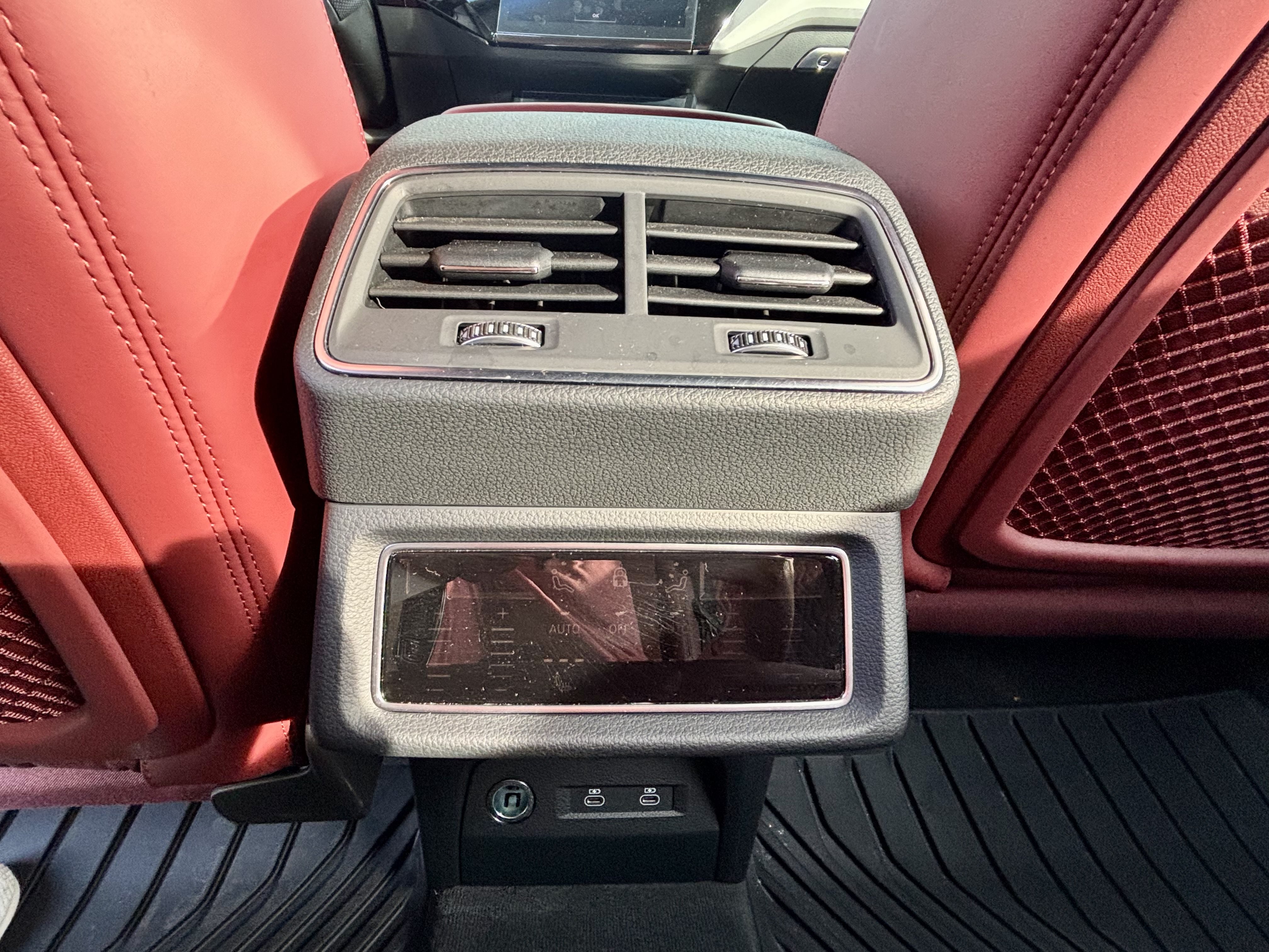 Certified 2024 Audi Q8 e-tron Premium w/ Prestige Package AWD/4WD image 11