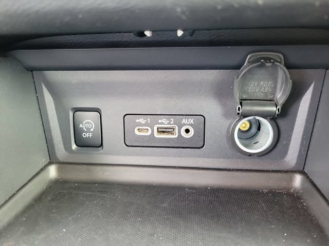 Used 2025 Nissan Sentra SR FWD image 30