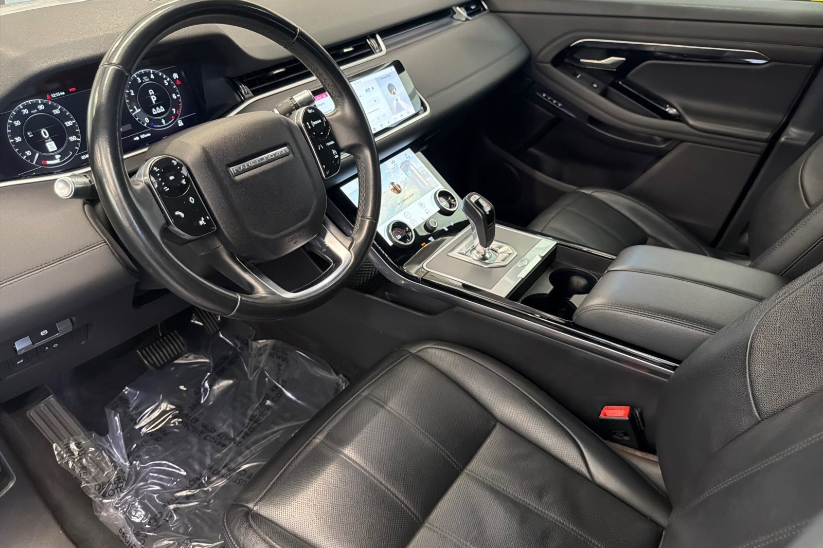 Used 2020 Land Rover Range Rover Evoque SE AWD/4WD image 4