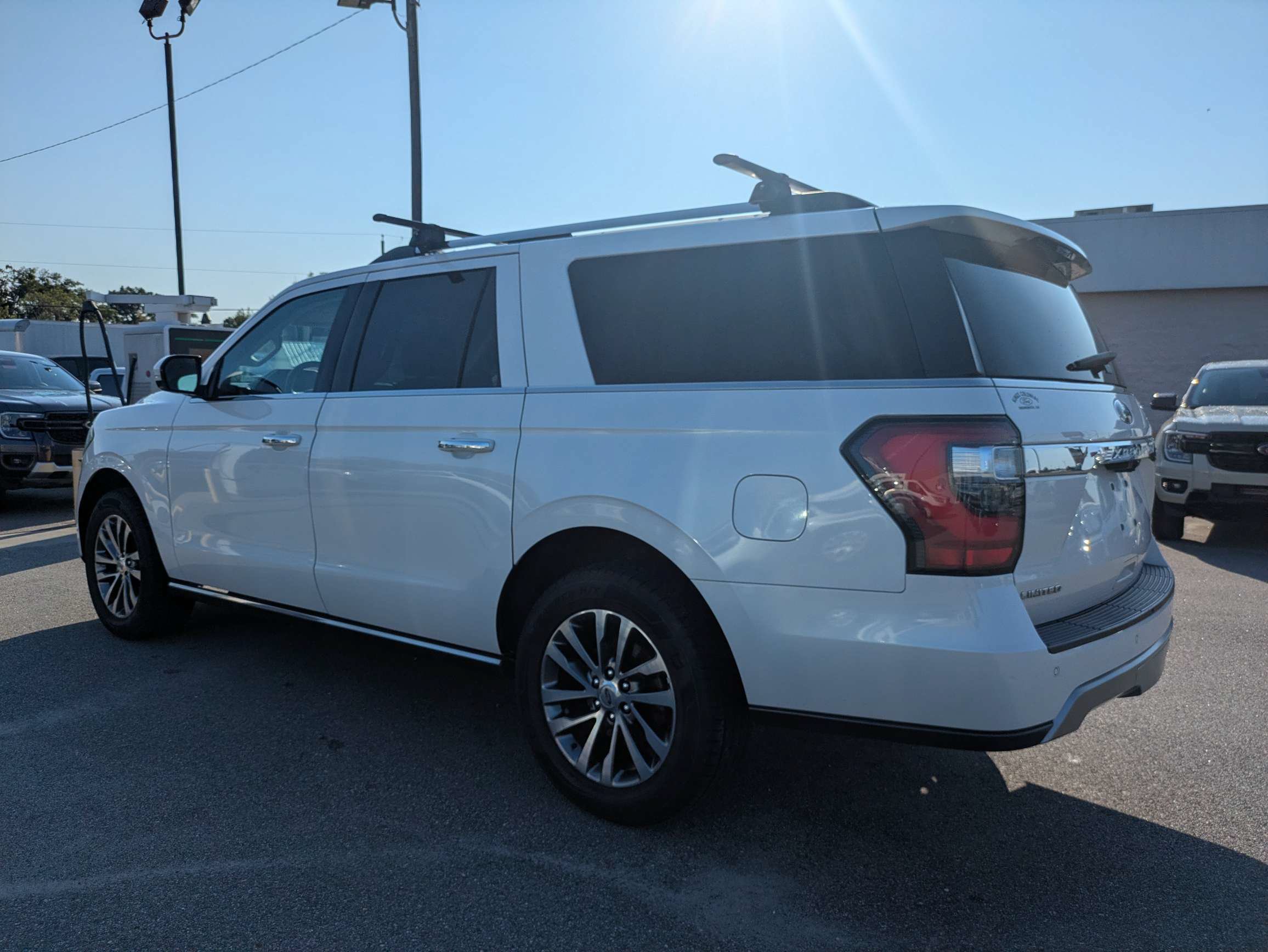 Used 2018 Ford Expedition Max Limited w/ Equipment Group 301A RWD image 6