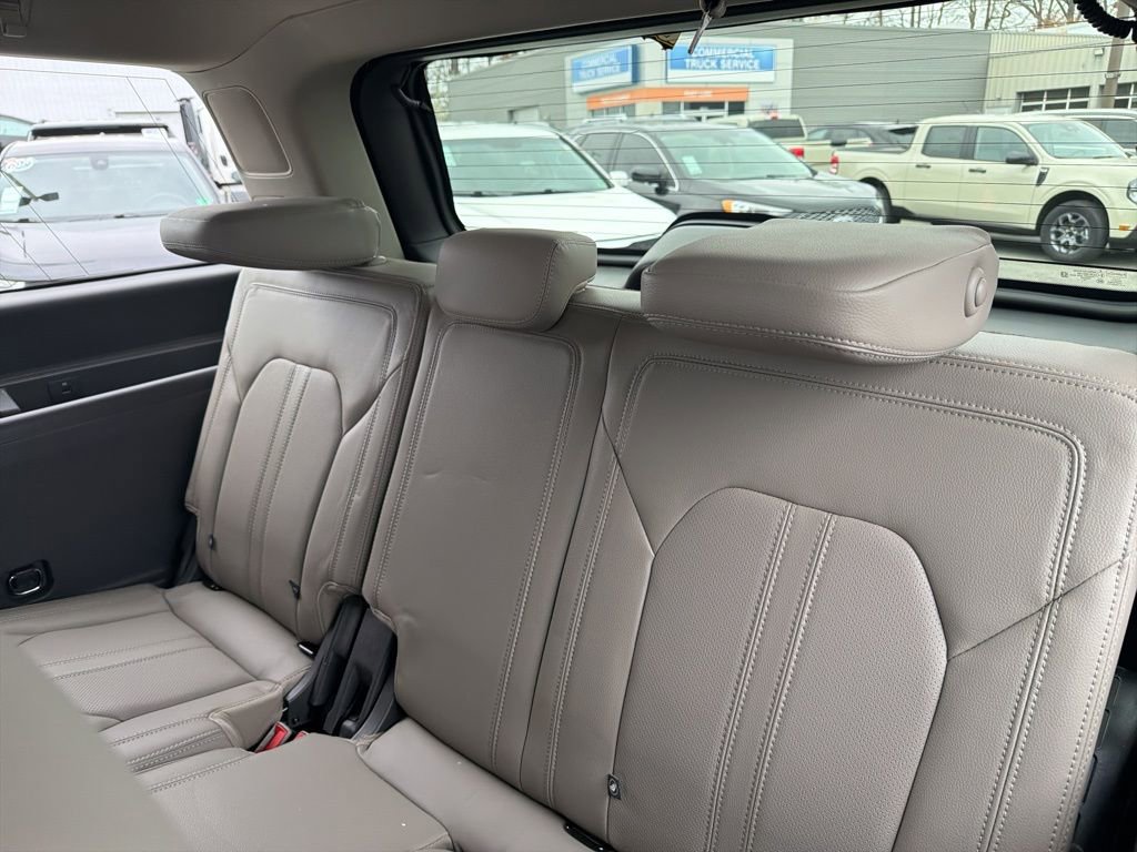 Used 2020 Ford Expedition Limited image 35