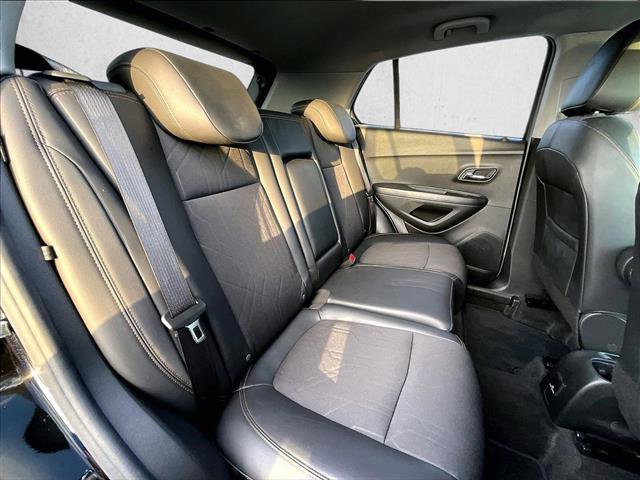 Used 2022 Chevrolet Trax LT w/ Midnight Edition image 29