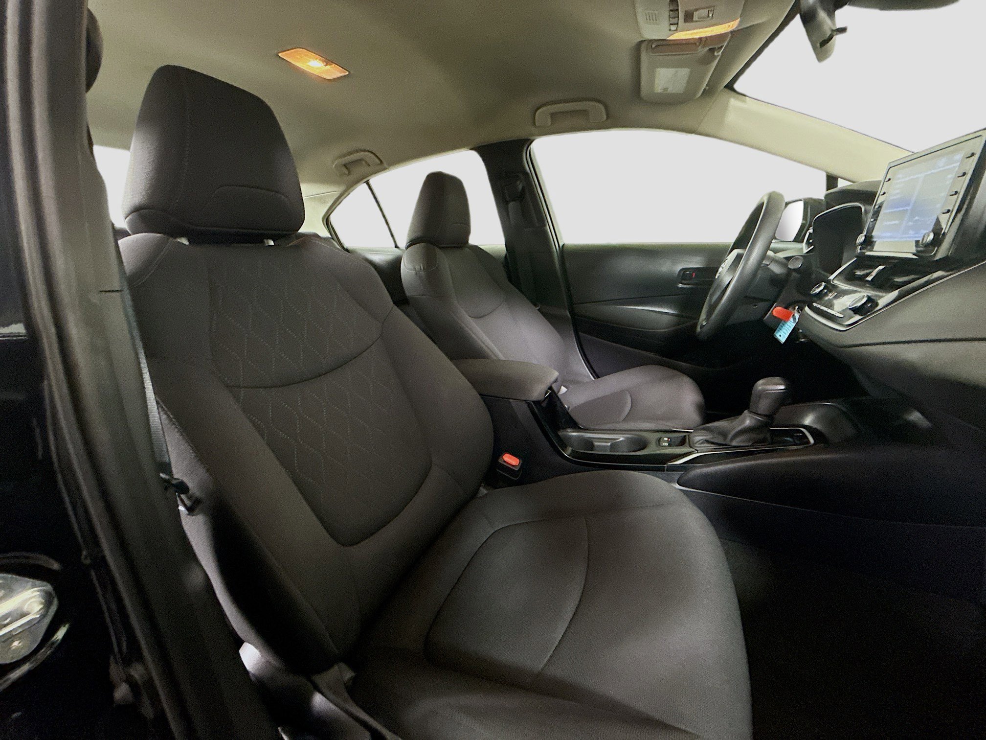 Used 2022 Toyota Corolla LE image 28