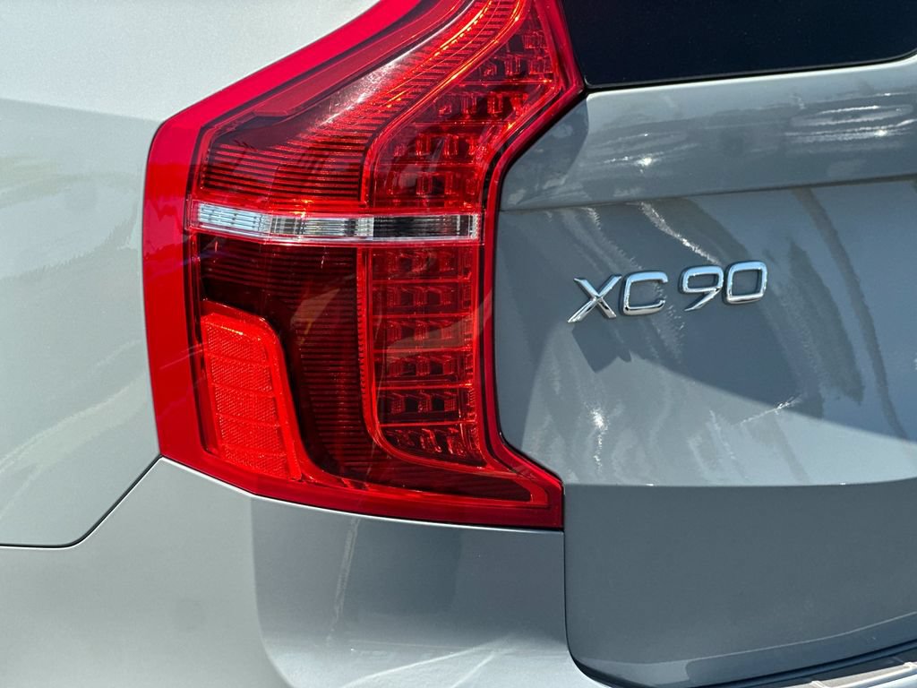 Certified 2024 Volvo XC90 T8 Plus AWD/4WD image 27