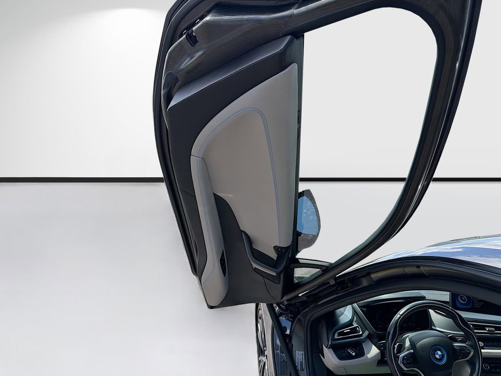 Used 2015 BMW i8 image 20