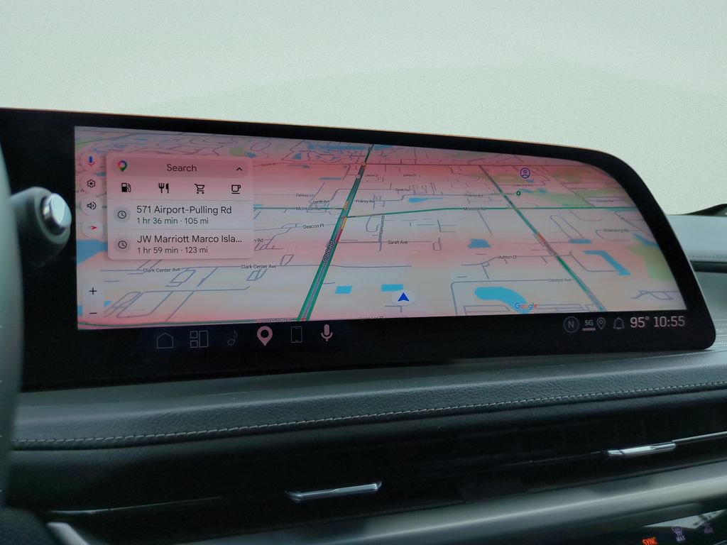 Used 2025 Cadillac XT4 Premium Luxury FWD image 18