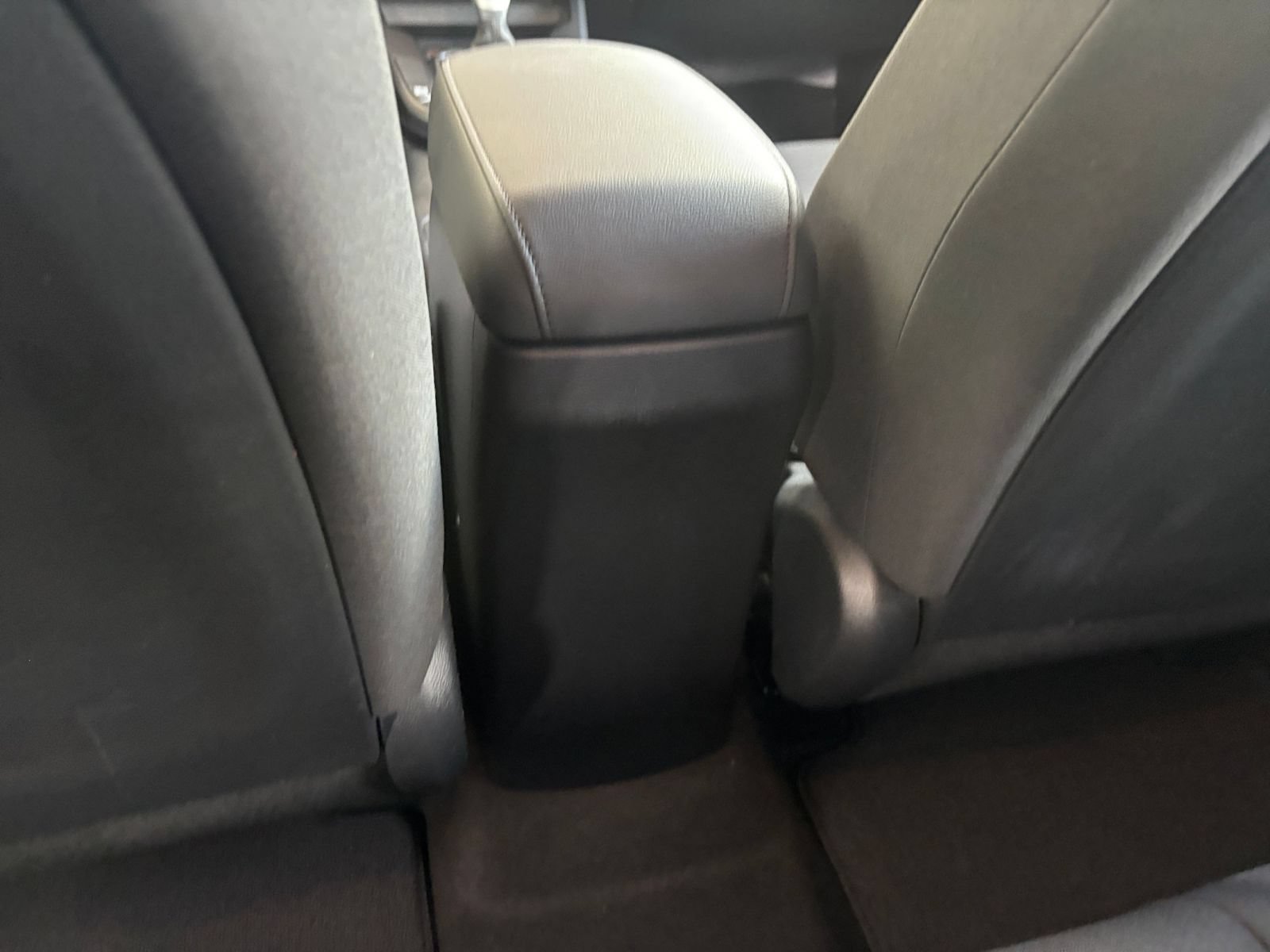 Used 2025 Kia Soul LX w/ LX Technology Package FWD image 23