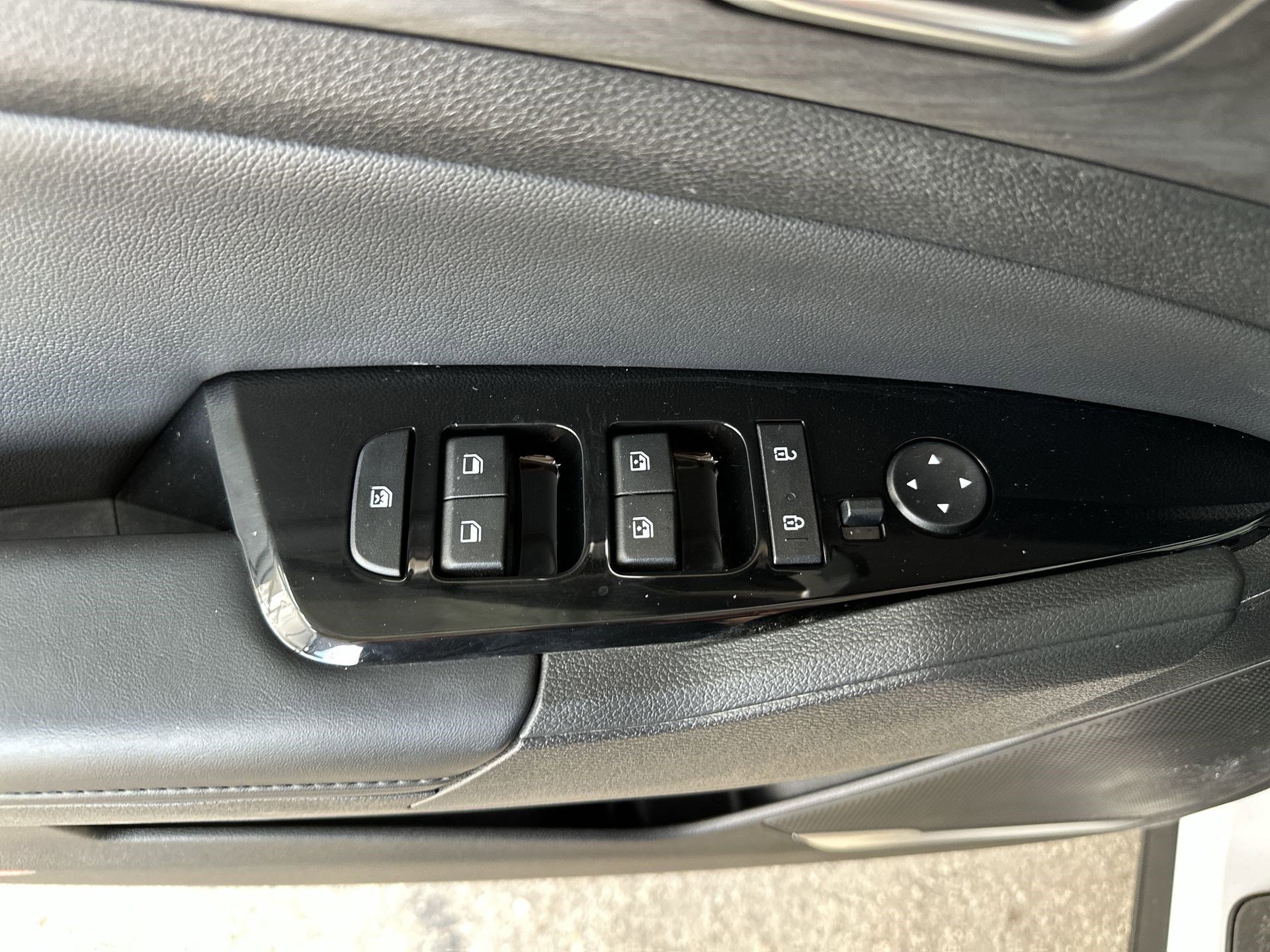 Used 2023 Kia Sportage X-Line w/ X-Line Premium Package image 15