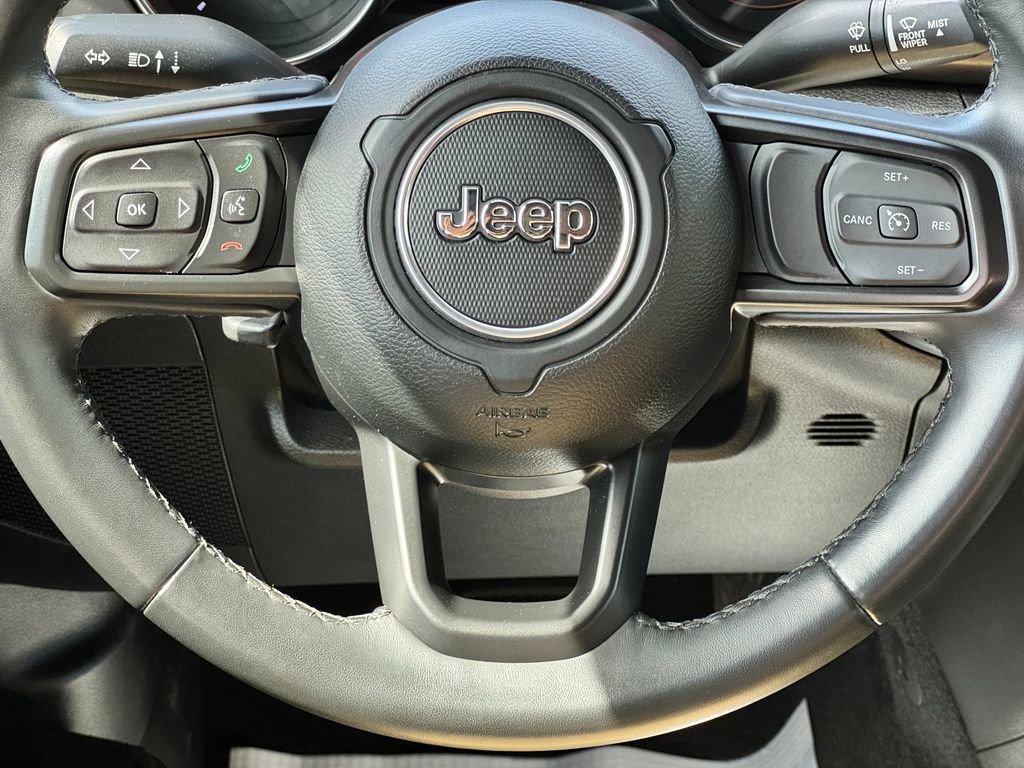 Used 2022 Jeep Wrangler Unlimited Sport AWD/4WD image 16