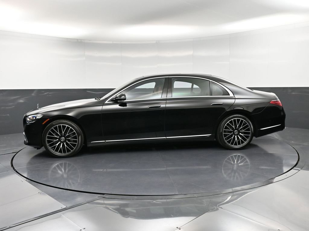 Used 2023 Mercedes-Benz S 580 4MATIC Sedan image 2