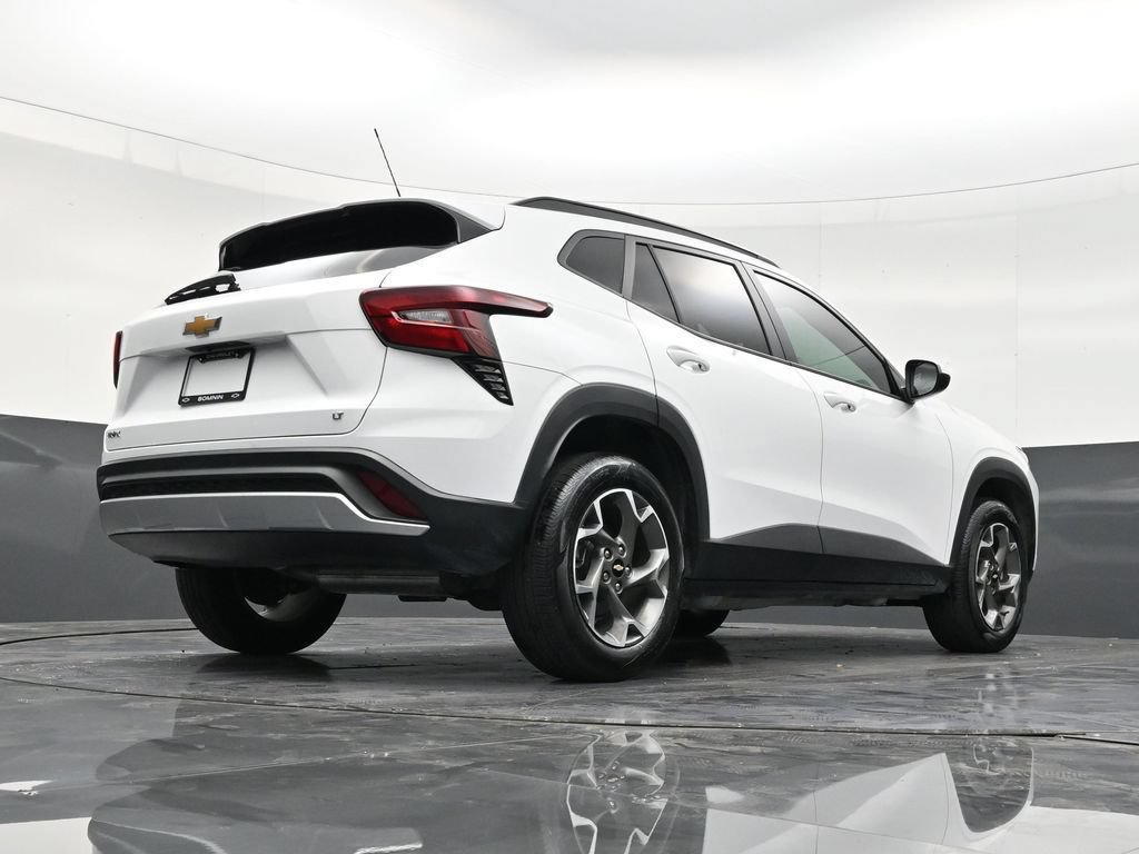 Used 2024 Chevrolet Trax LT FWD image 21