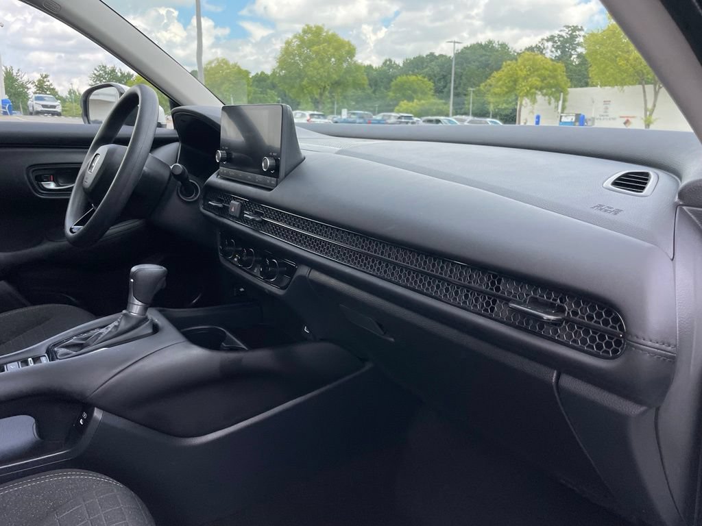 Certified 2025 Honda HR-V LX image 33