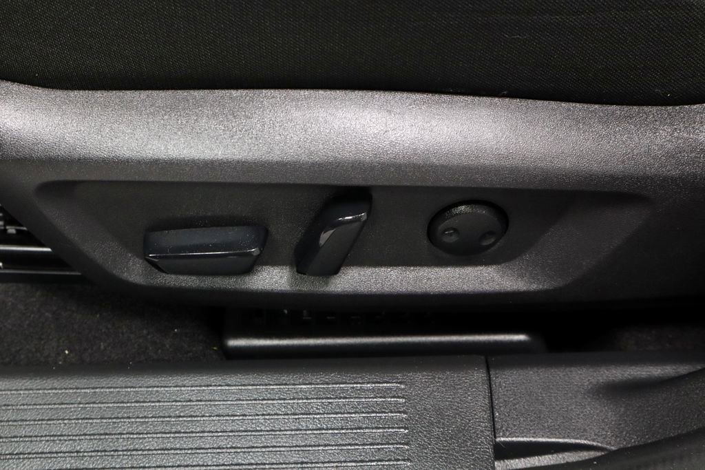 Used 2023 Nissan Rogue SV image 23