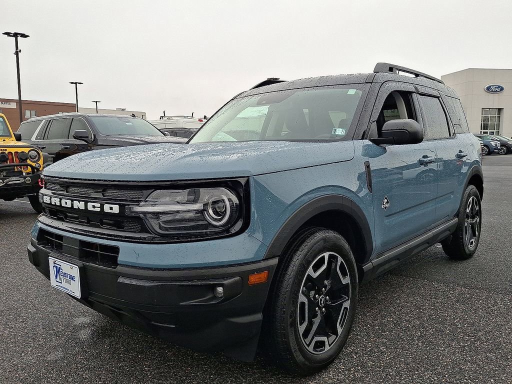 Certified 2023 Ford Bronco Sport Outer Banks w/ Tech Package image 3