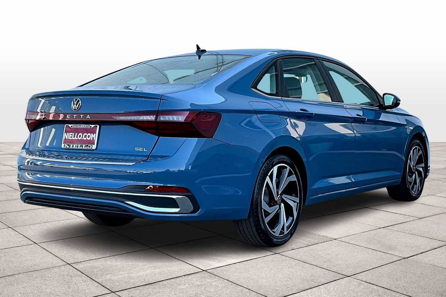New 2025 Volkswagen Jetta SEL image 4