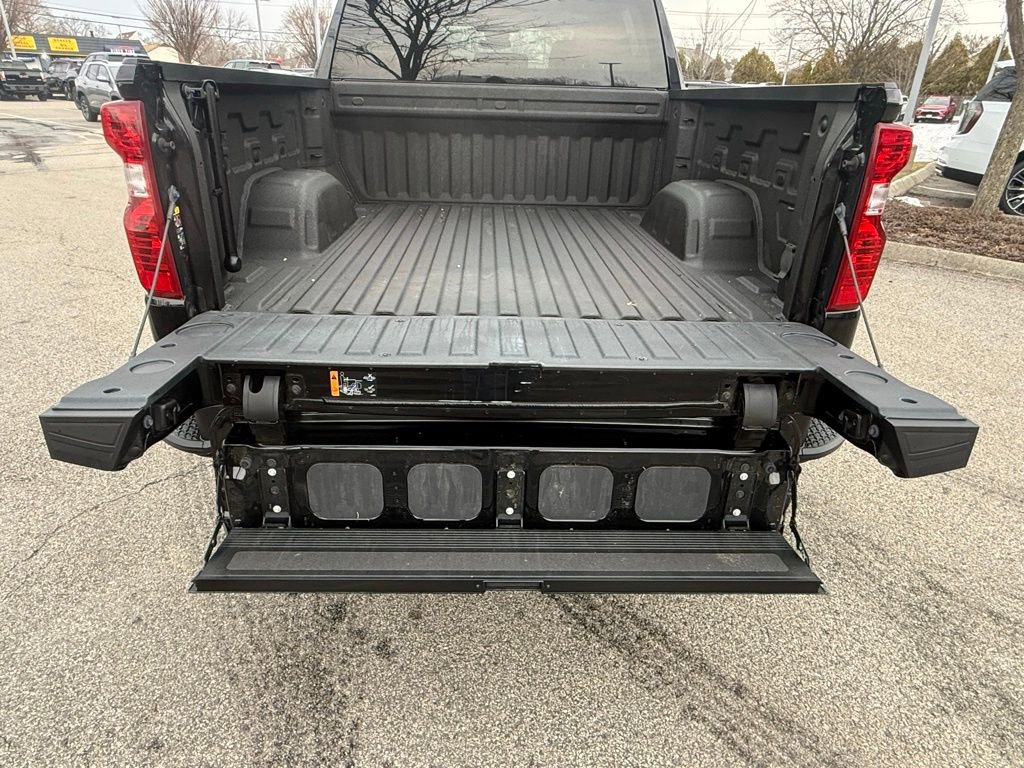 Used 2023 Chevrolet Silverado 1500 Custom image 11