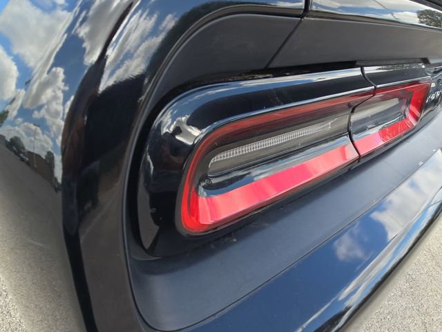 Used 2019 Dodge Challenger SXT image 33