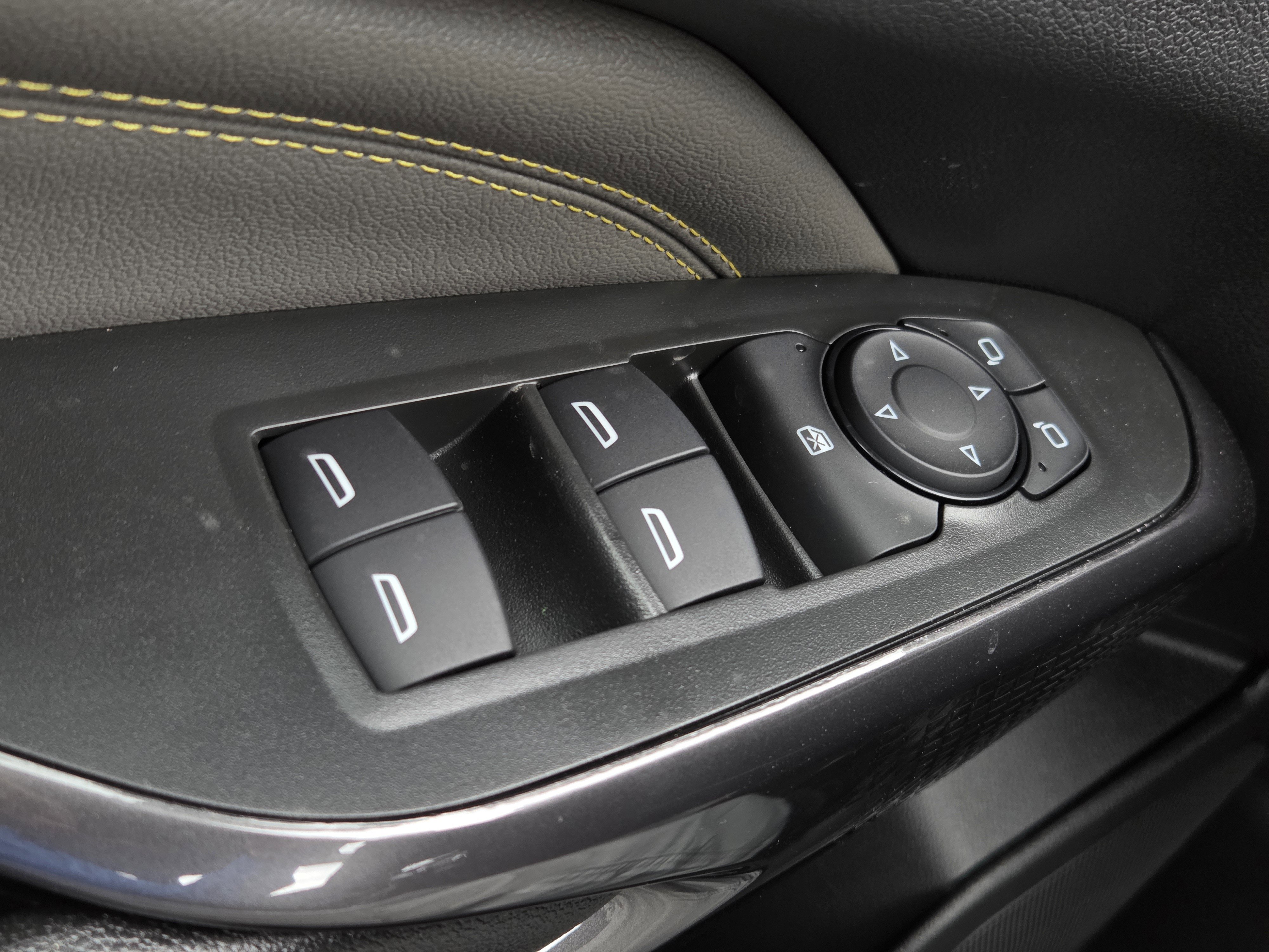 New 2026 Chevrolet Trax ACTIV w/ Sunroof Package FWD image 18