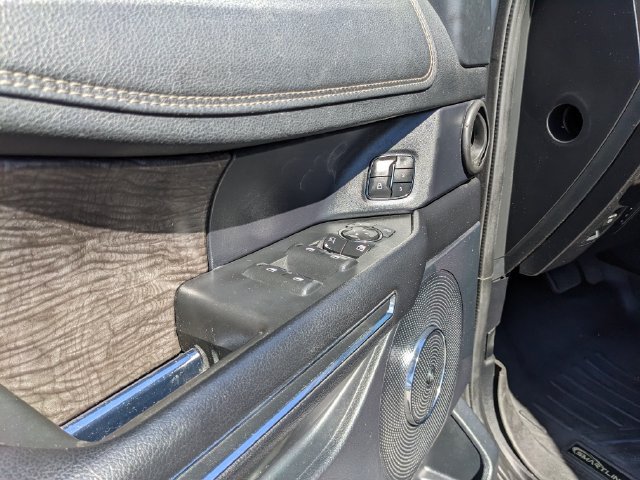 Used 2020 Ford Expedition Max Limited AWD/4WD image 24