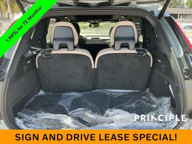 New 2026 Volvo XC90 B6 Plus w/ Protection Package Premier image 32
