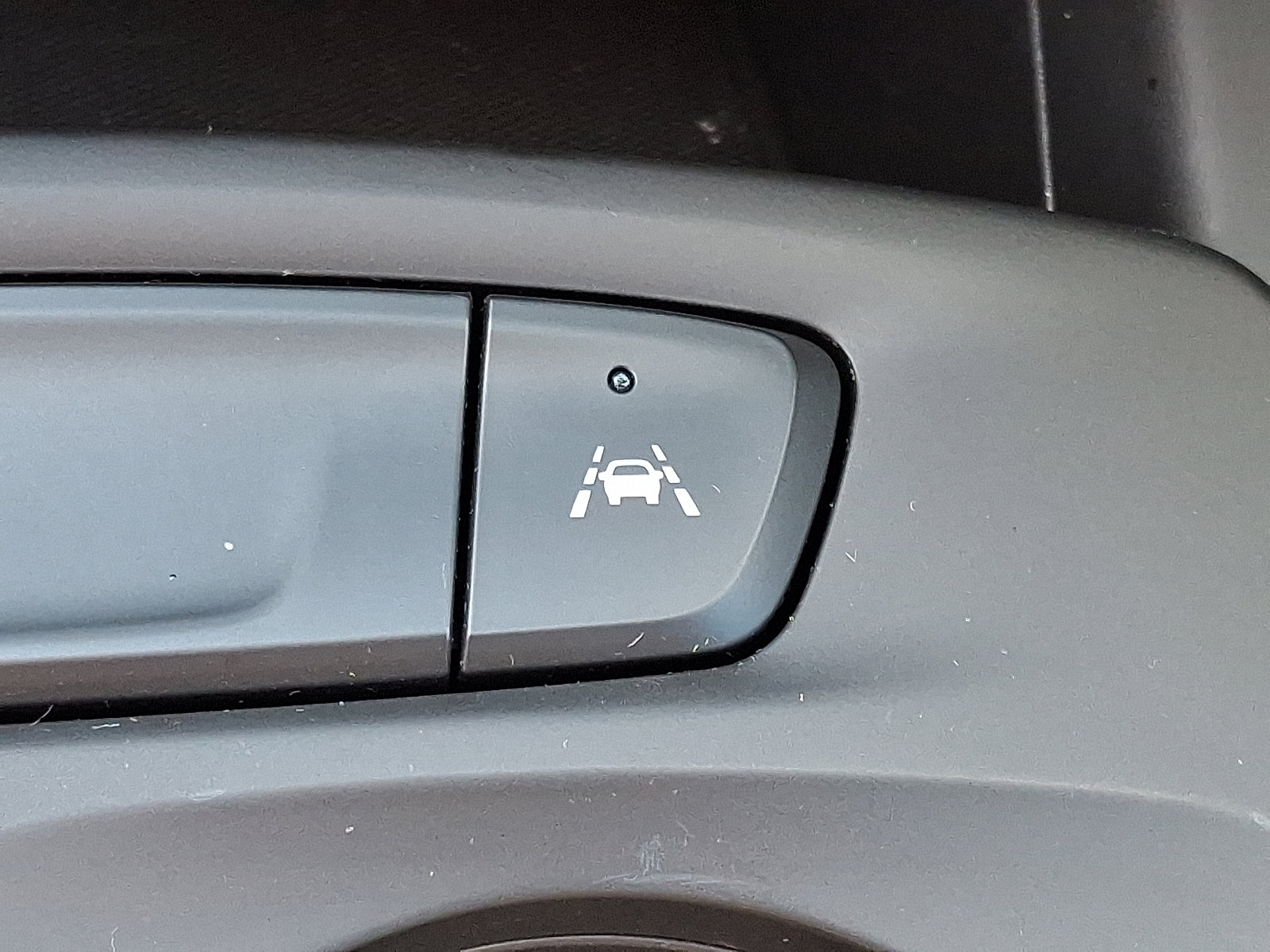 Used 2025 Chevrolet Trax LS image 25