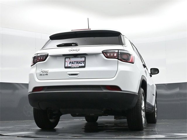 Used 2025 Jeep Compass Sport image 36