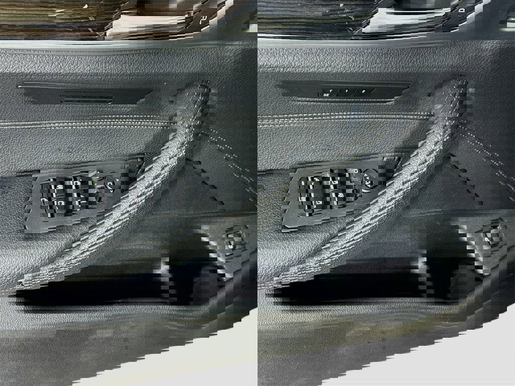 Used 2019 BMW 530i xDrive w/ Convenience Package image 12