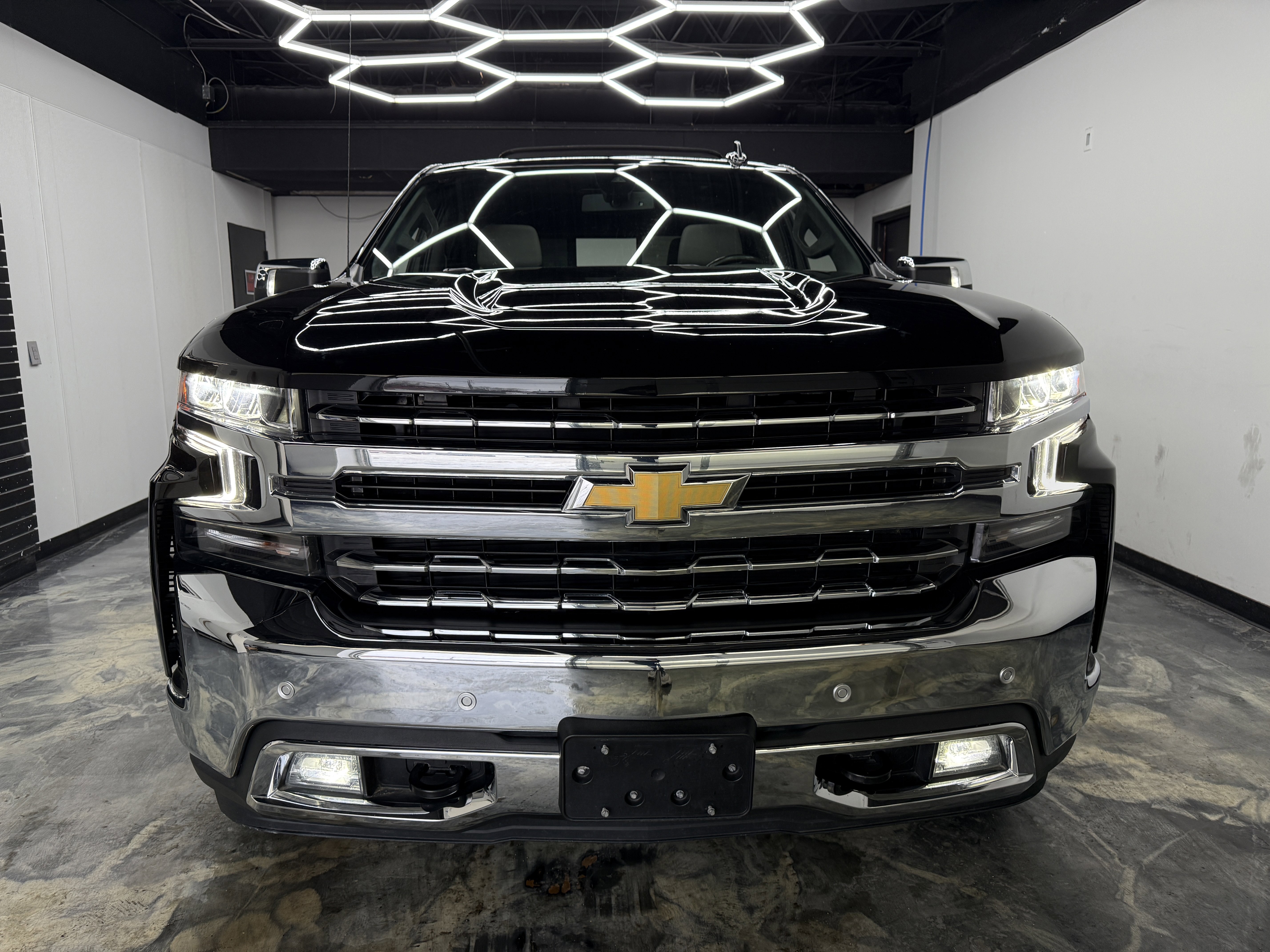 Used 2020 Chevrolet Silverado 1500 LTZ w/ LTZ Premium Package image 7