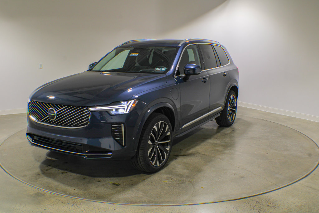 New 2026 Volvo XC90 T8 Ultra w/ Lounge Package AWD/4WD image 1