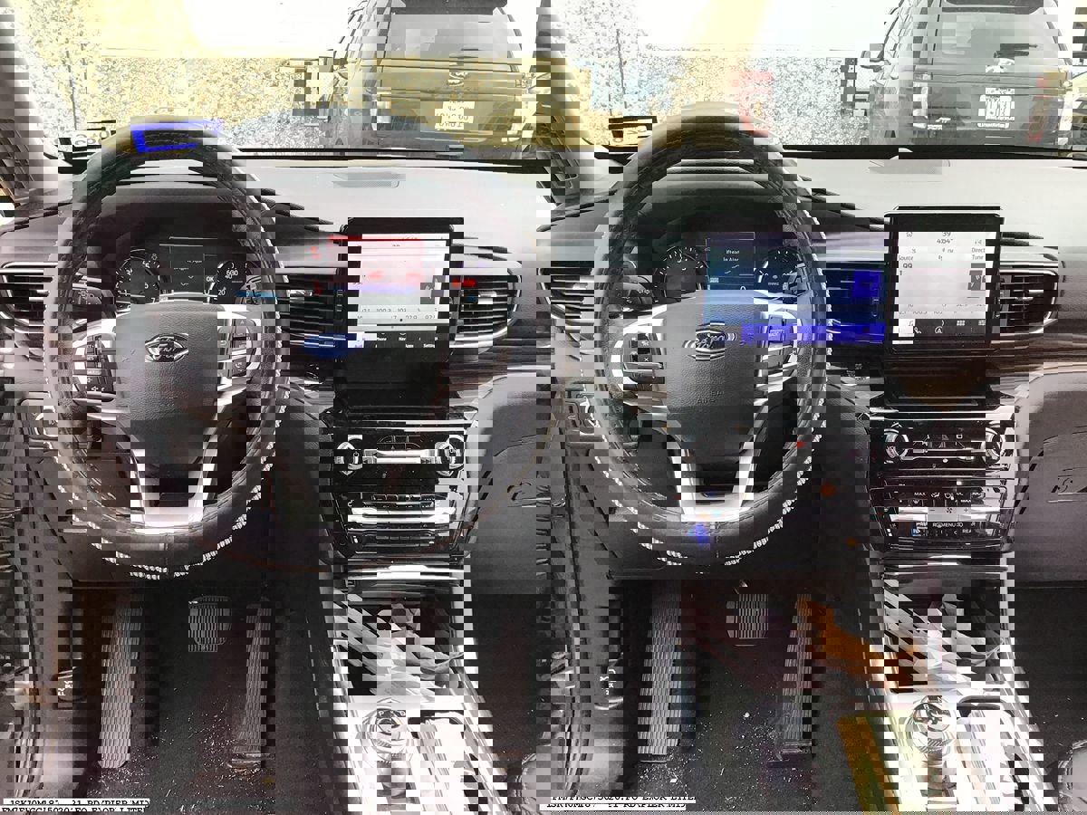 Used 2021 Ford Explorer Limited w/ Equipment Group 301A RWD image 11