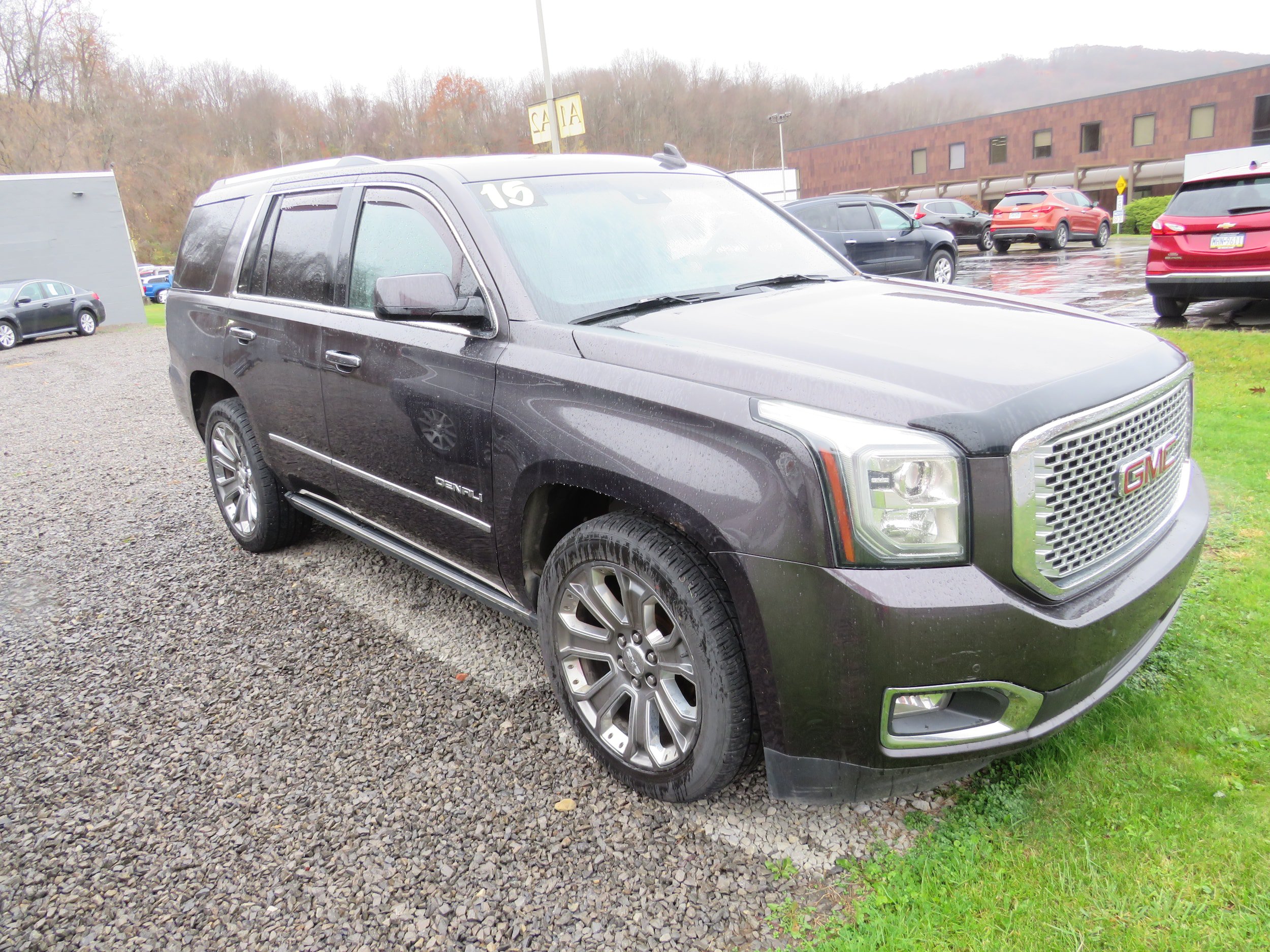 Used 2015 GMC Yukon Denali w/ Premium Package AWD/4WD image 1