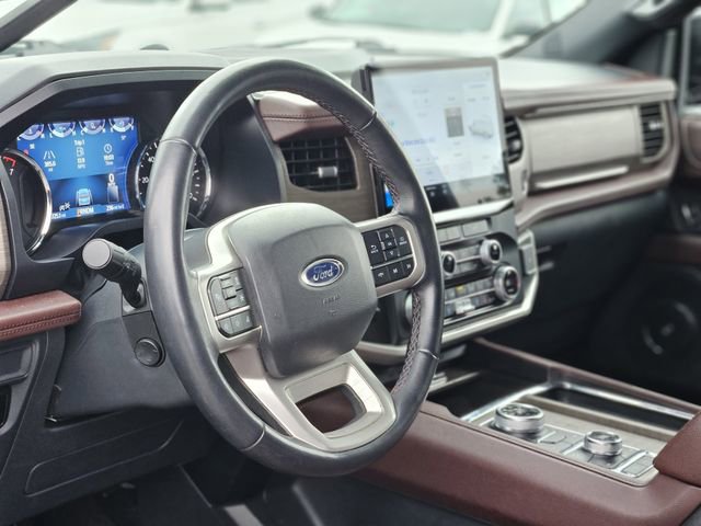 Used 2024 Ford Expedition Limited image 12