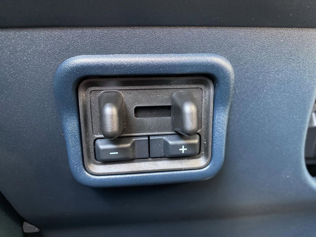 New 2025 Ford Maverick Lariat w/ Black Appearance Package image 33