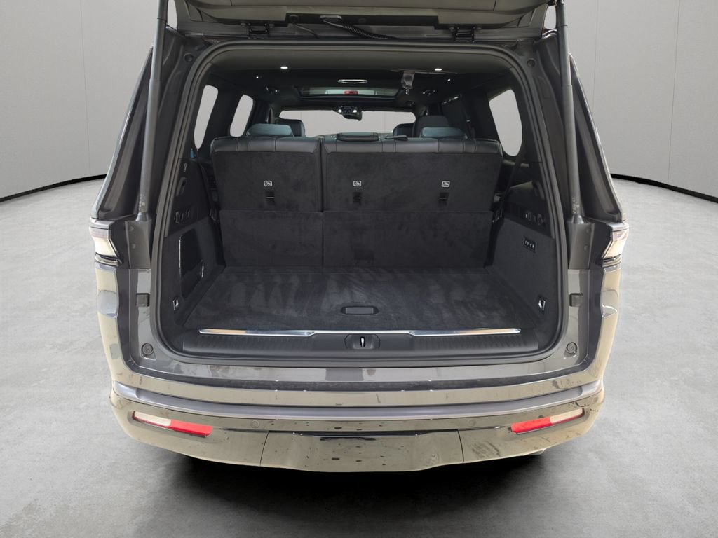New 2026 Jeep Grand Wagoneer Summit AWD/4WD image 12
