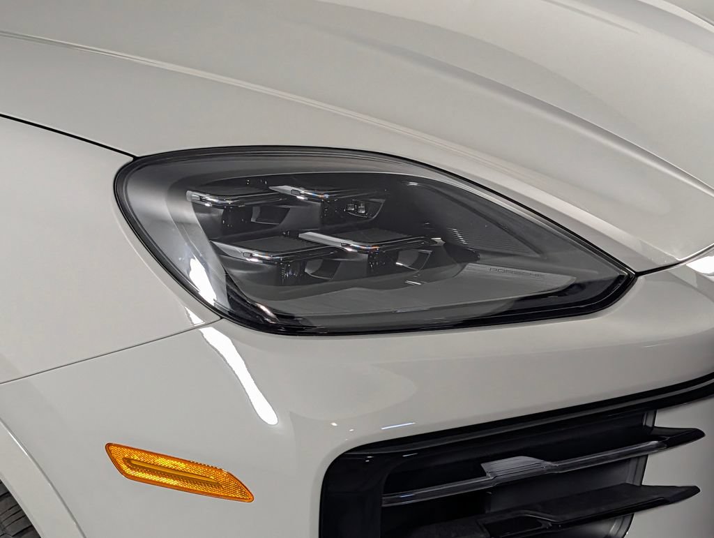 New 2026 Porsche Cayenne Coupe AWD/4WD image 15
