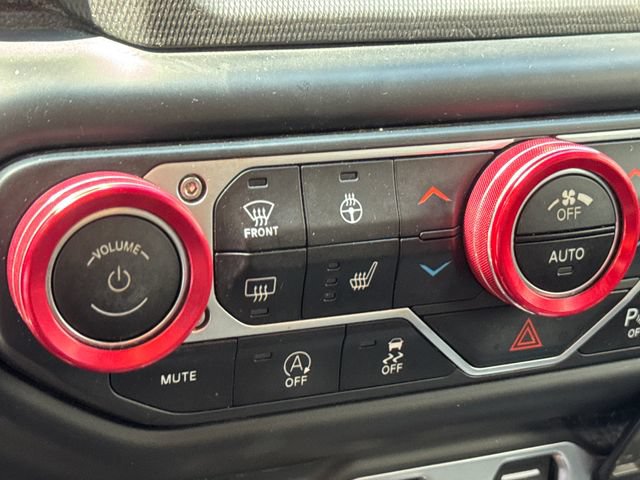 Used 2018 Jeep Wrangler Unlimited Rubicon w/ Dual Top Group AWD/4WD image 24
