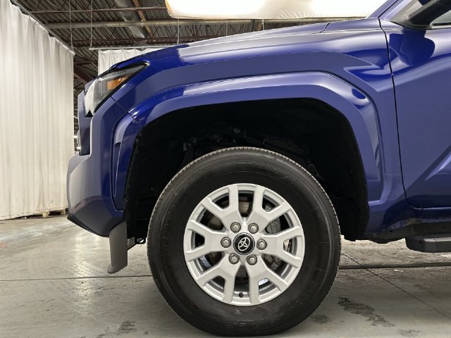 Used 2024 Toyota Tacoma SR5 AWD/4WD image 19