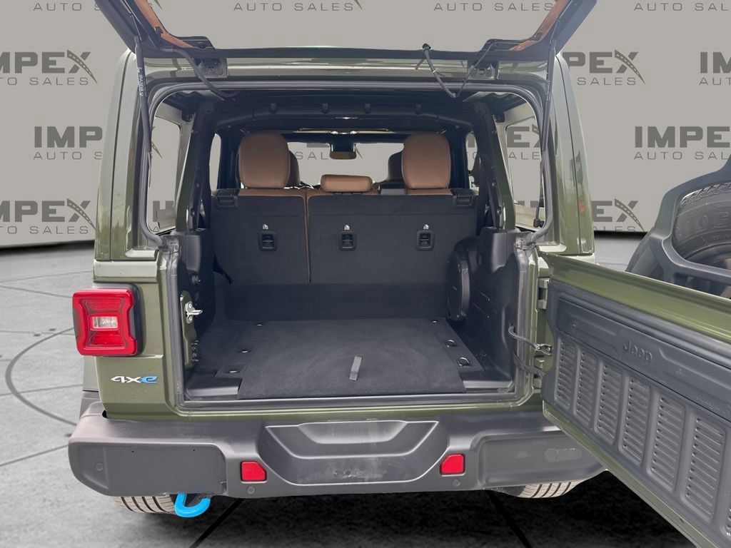 Used 2022 Jeep Wrangler Unlimited Sahara w/ Cold Weather Group image 29