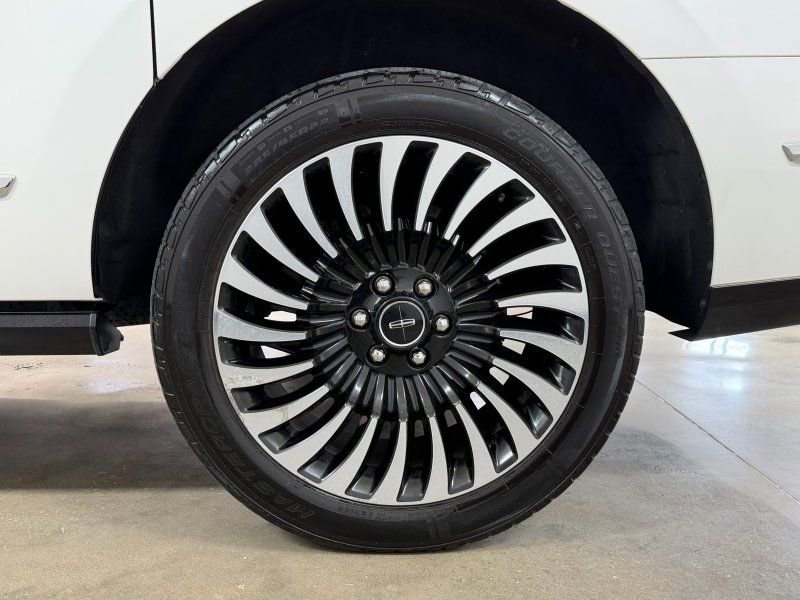 Used 2020 Lincoln Navigator L Black Label AWD/4WD image 13