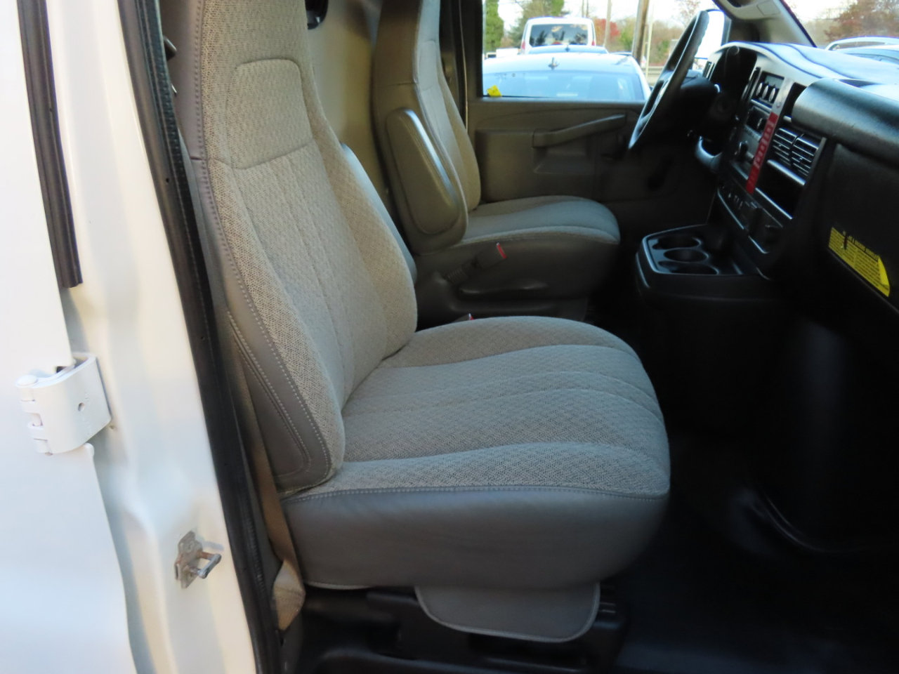 Used 2019 Chevrolet Express 2500 image 18