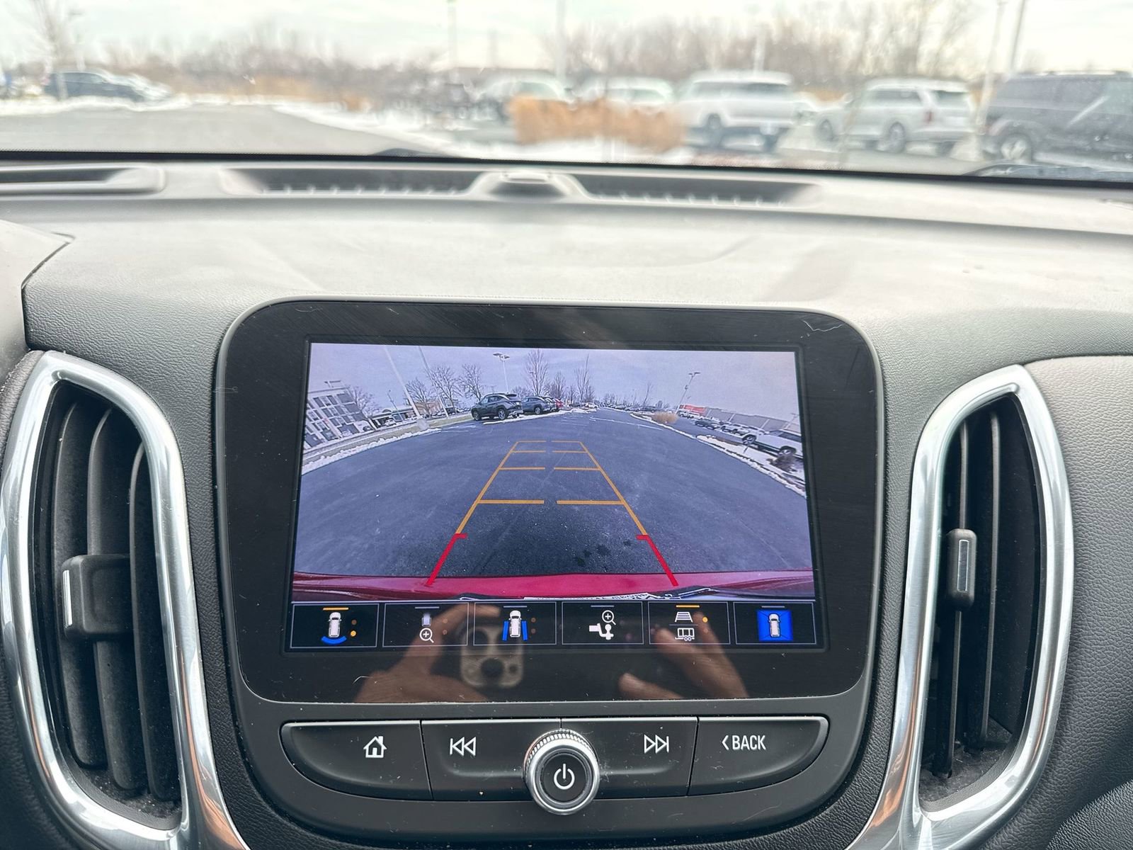 Used 2023 Chevrolet Equinox LT image 18