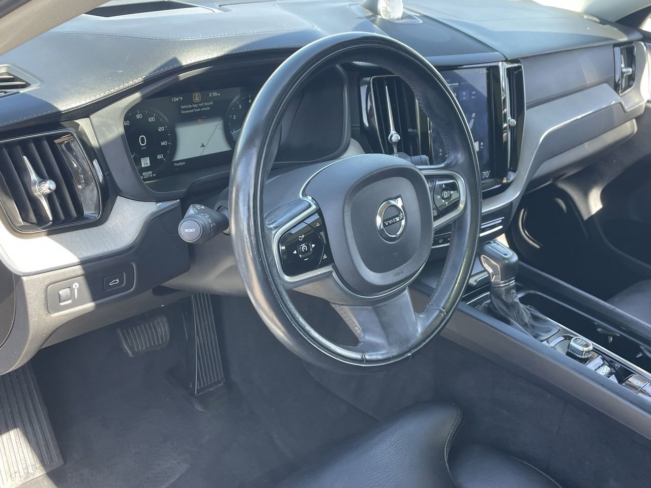 Used 2020 Volvo XC60 T6 Inscription w/ Protection Package Premier image 24